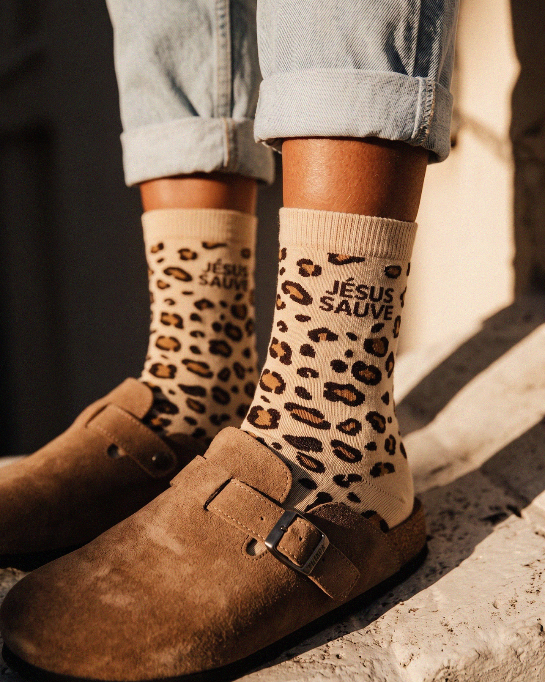 LES CHAUSSETTES LÉOPARD JÉSUS SAUVE