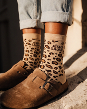 LES CHAUSSETTES LÉOPARD JÉSUS SAUVE