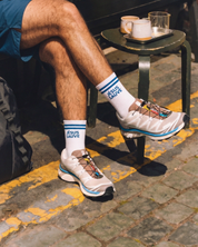LES CHAUSSETTES DE SPORT JÉSUS SAUVE