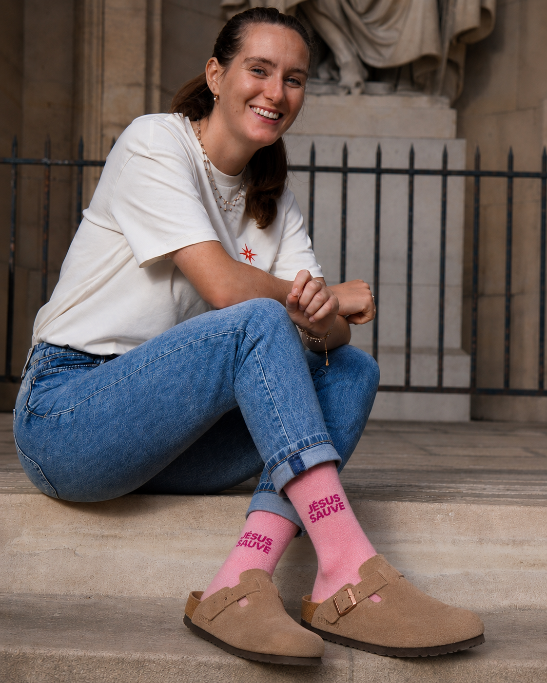 LES CHAUSSETTES À PAILLETTES JÉSUS SAUVE