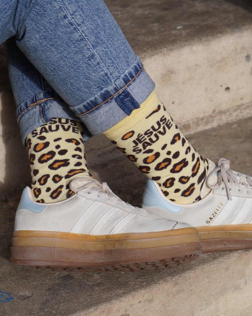 LES CHAUSSETTES LÉOPARD JÉSUS SAUVE